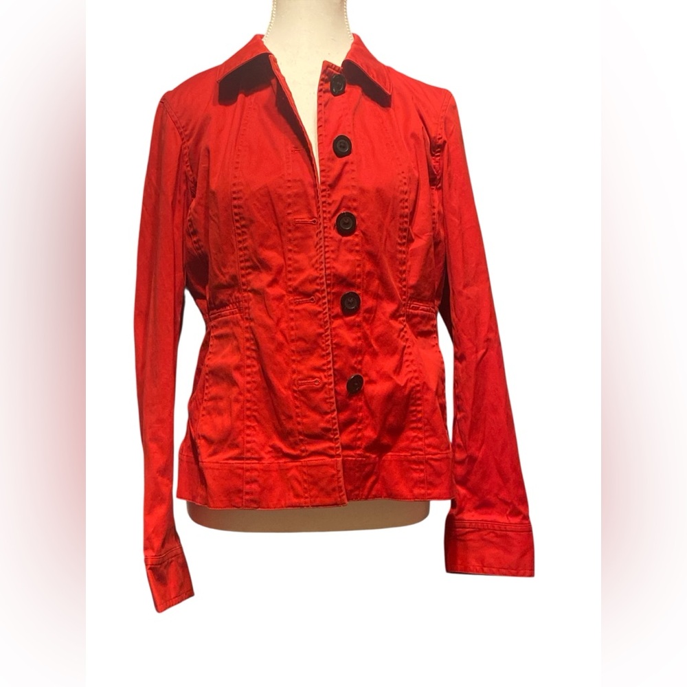 Structured Red Button-Up Jacket – Timeless Elegance Meets Everyday Comfort